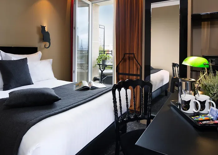 Hotel Le Chat Noir